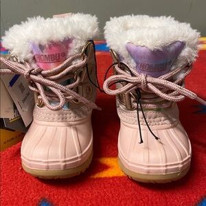 Khombu Pink-Rainbow Thermolite Winter Boots Size Girls 5 NWT
